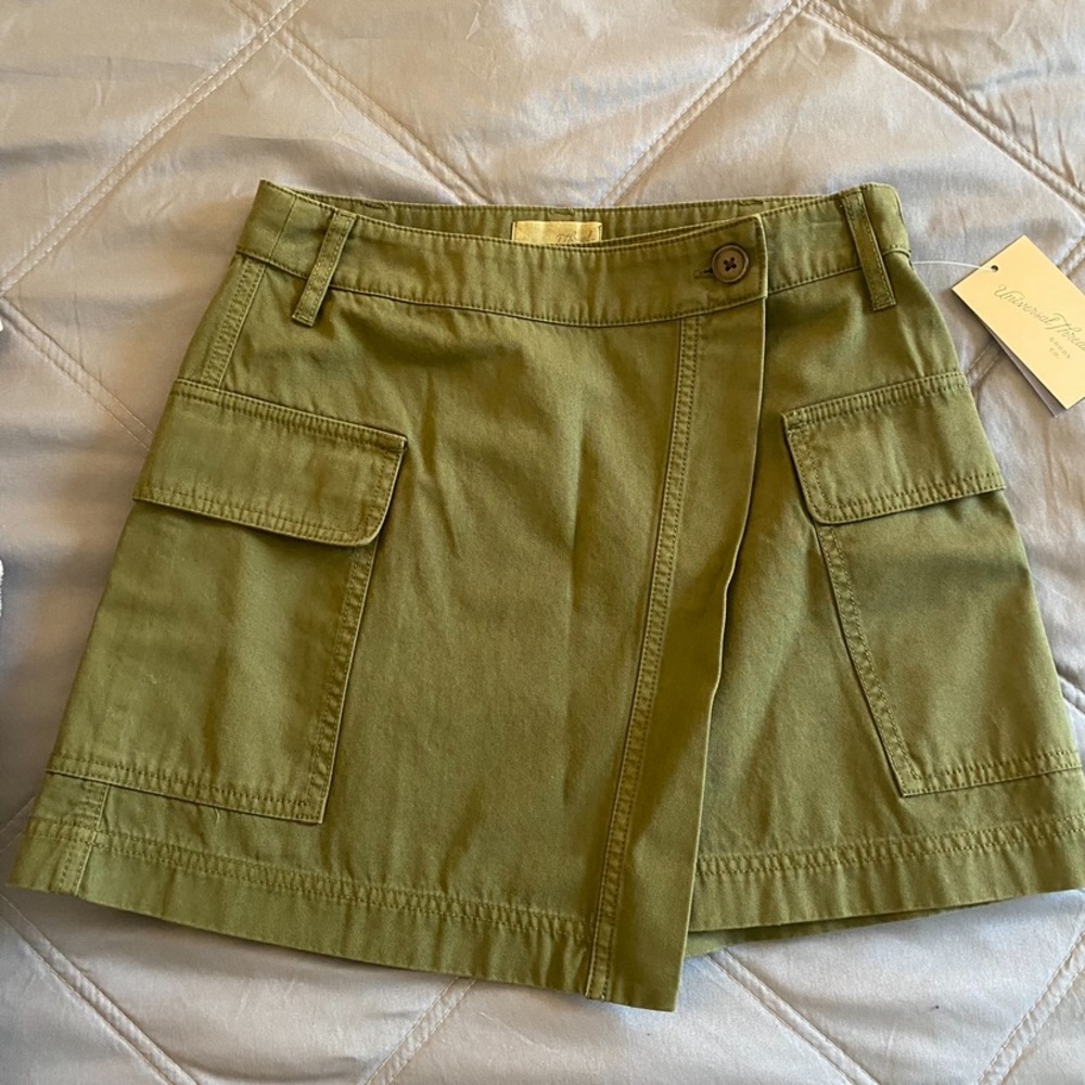 Universal Thread Fold over Cargo Mini Skirt. NWT.